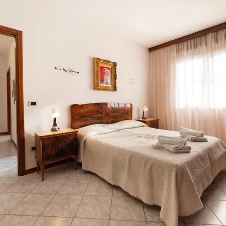 We - House Of Stars - Apartament Bolonia