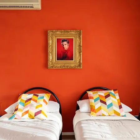 We - House Of Stars - Bolonia