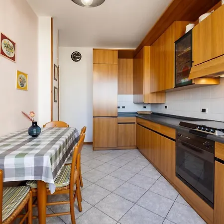 We - House Of Stars - Μπολόνια