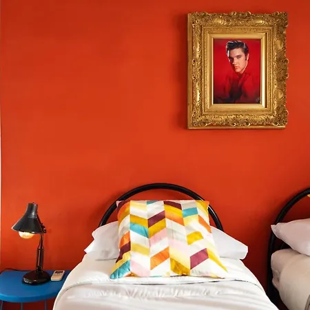 We - House Of Stars -