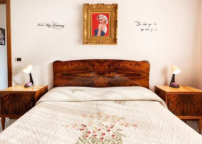 We - House Of Stars - Bolonya